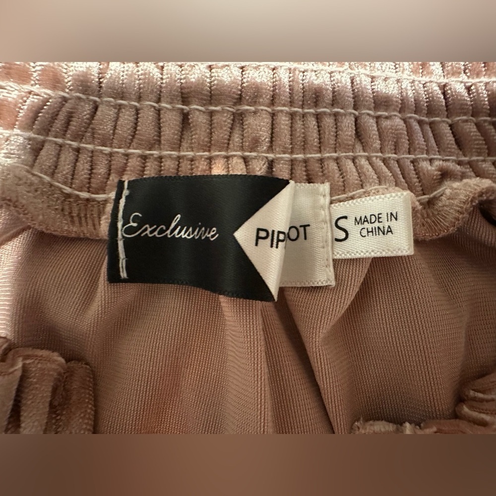 Piper & Scoot Women's Pink Velvet Puff Sleeve Blouse - Picture 4 of 8